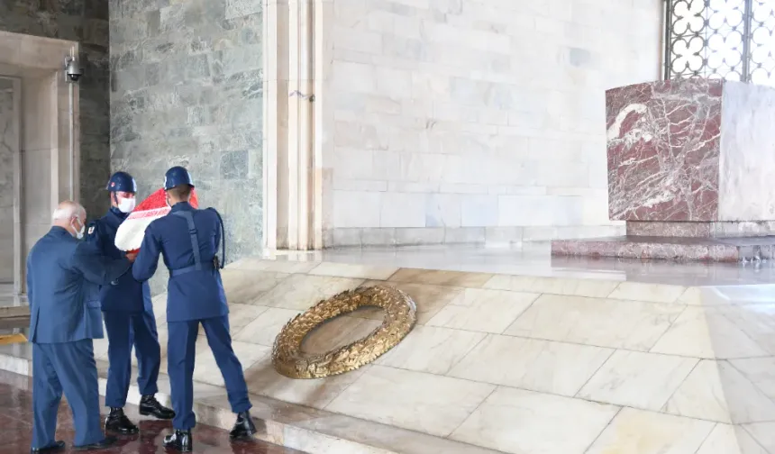 Yönetim Kurulumuz Ata'nın huzurunda