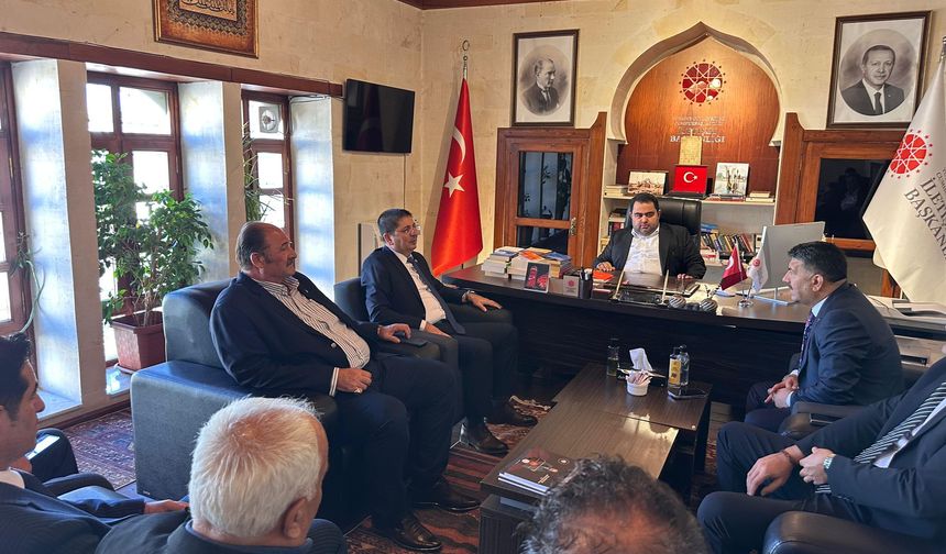 Şanlıurfa'da gazetecilerin sorunları konuşuldu